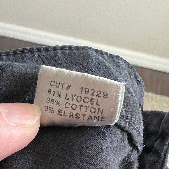 J. Brand Anja Pants Women's 25 Cuffed Skinny Leg Low Rise Black Stretchy Cropped - Picture 7 of 8